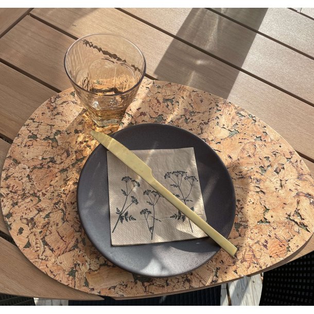 D�kkeserviet i naturfarve med gr�nt m�nster, oval