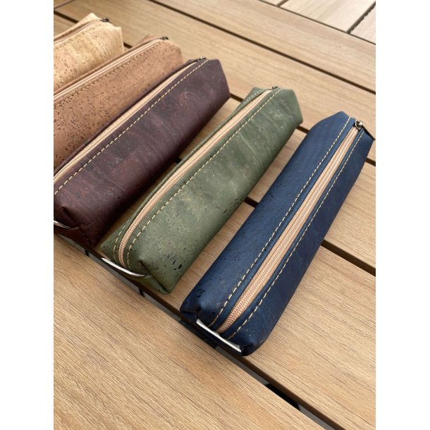 Penalhus i kork, rundt