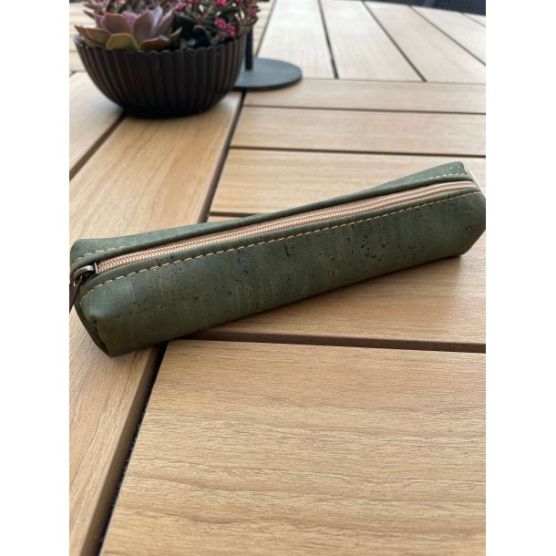 Penalhus i kork, rundt