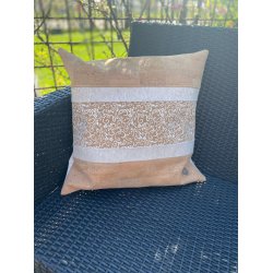 Eiki pude i kork, natur og hvide nuancer med 5 striber