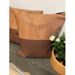 Eiki pude i kork, brune nuancer med 2 striber