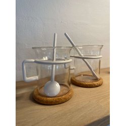 Retro Bodum glas med hvid hank, hvid ske og bordskner i kork, 2 stk., lille version