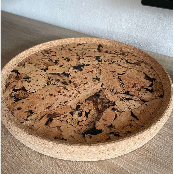 Rund bakke i kork med sort m�nster