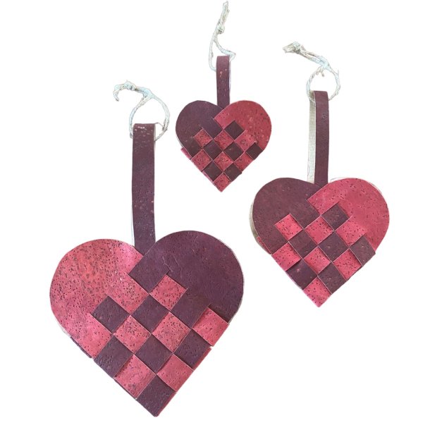 Eiki flettet julehjerte i kork, rd/mrkerd