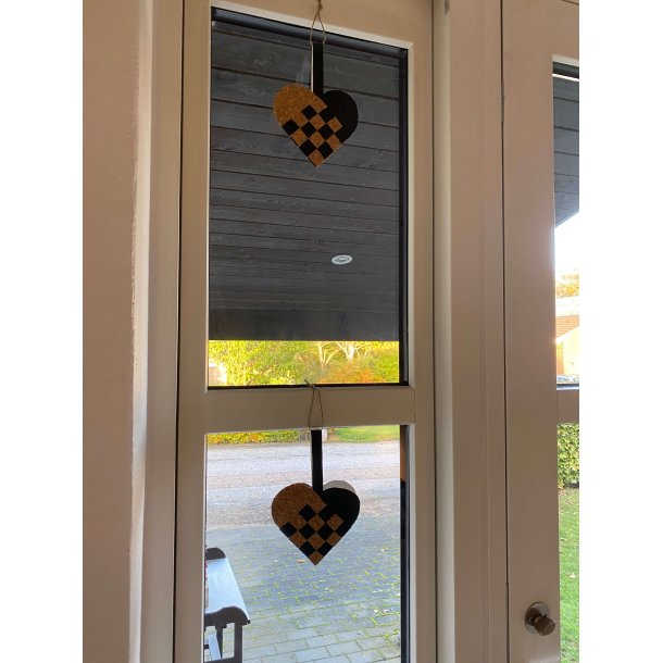 Eiki flettet julehjerte i kork, sort/natur