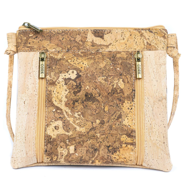 Lille skuldertaske i kork, natur med mnster i lysebrun/natur