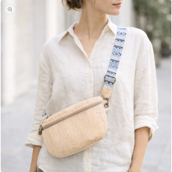Bumbag i natur kork med m�nstret rem
