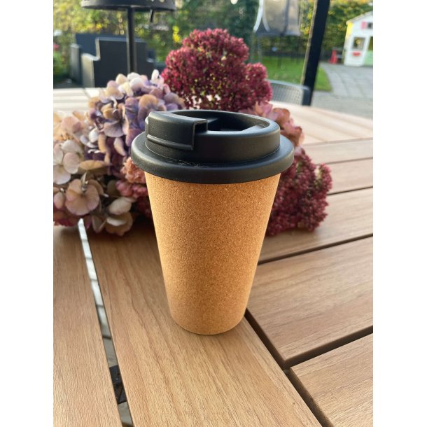 To go krus bekldt med kork