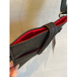 Mobiltaske i sort korkl�der