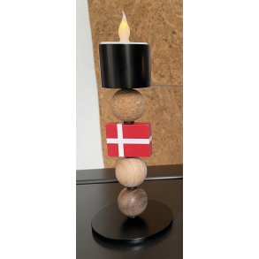 MyCandle lysestage med 3 kugler og flag - model Marianne