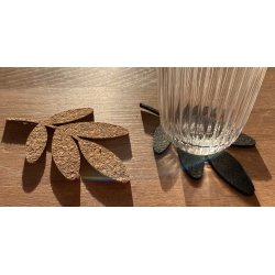 Glasbrikker af brugte bildk og kork, blad, 2 stk.