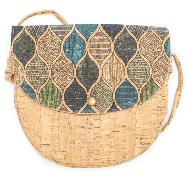 Lille buet taske med mnster i grnne og bl farver
