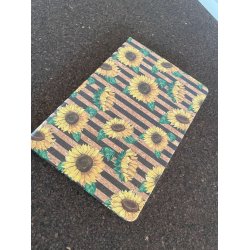 Notesbog i kork med mnster af solsikker