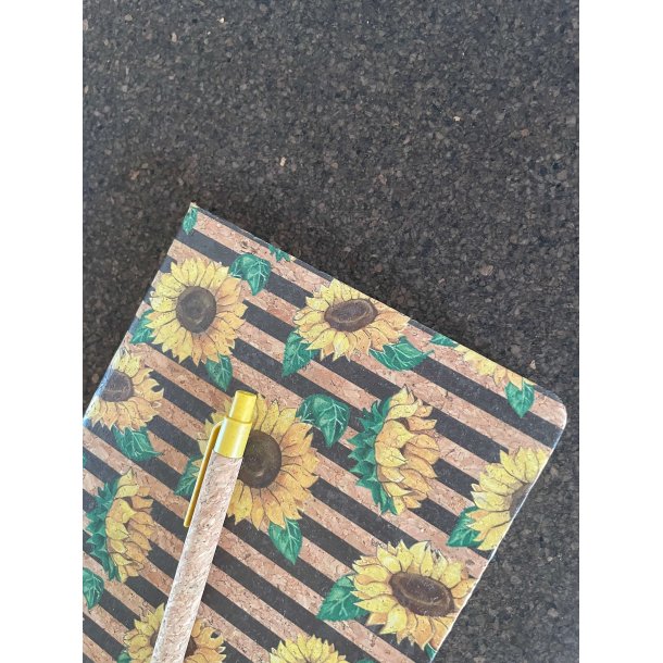 Notesbog i kork med mnster af solsikker