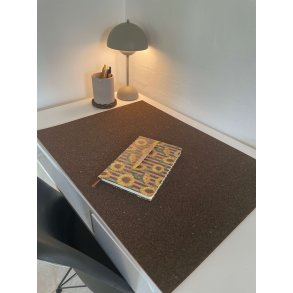 Skriveunderlag i sortbrun kork