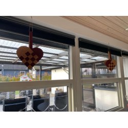 LAVES P BESTILLING: Eiki kmpe flettet julehjerte i korkpapir