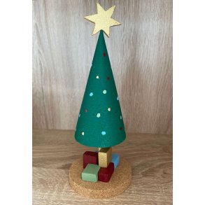 Juletr med pakker i kork