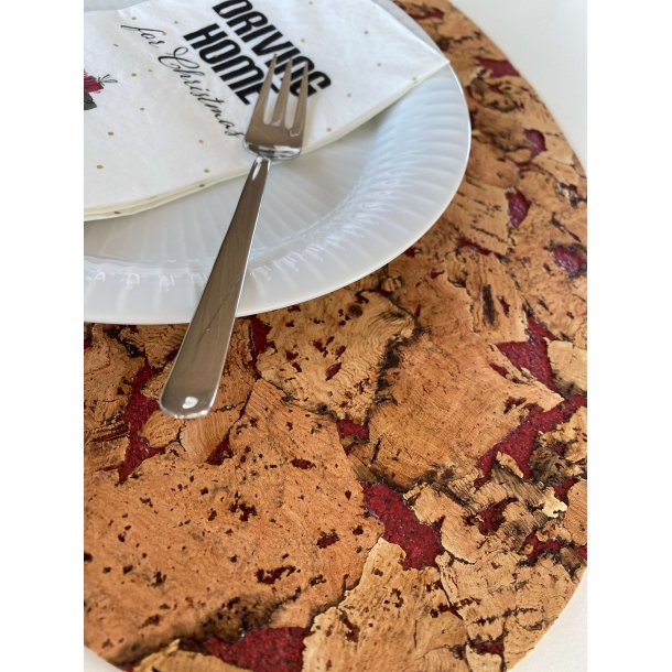 Dkkeserviet i naturfarve med rdt mnster, oval