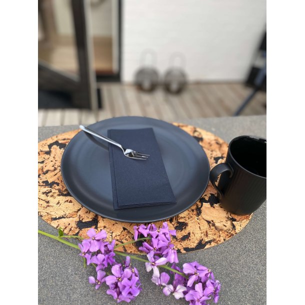 D�kkeserviet i naturfarve med sort m�nster, oval