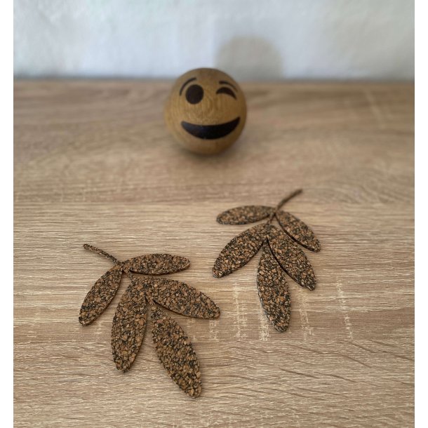 Glasbrikker af brugte bildk og kork, blad, 2 stk.