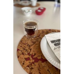 Dkkeserviet i naturfarve med rdt mnster, oval