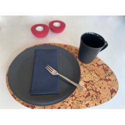 Dkkeserviet i naturfarve med rdt mnster, oval