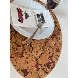 Dkkeserviet i naturfarve med rdt mnster, oval