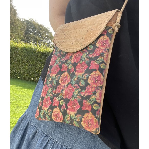 Mobiltaske i kork med blomsterm�nster