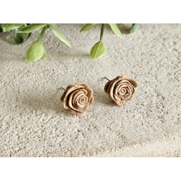 �reringe rustfrit st�l og med natur kork formet som roser